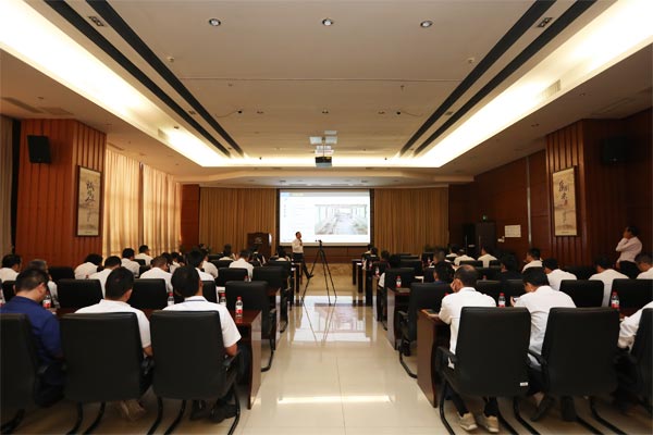 賽為安全為廈門金龍聯(lián)合汽車工業(yè)有限公司進(jìn)行安全領(lǐng)導(dǎo)力培訓(xùn) 賽為安全為廈門金龍聯(lián)合汽車工業(yè)有限公司進(jìn)行安全領(lǐng)導(dǎo)力培訓(xùn)