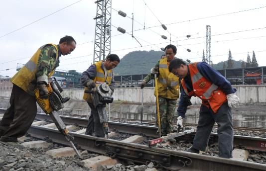 有哪些因素會(huì)影響鐵路運(yùn)輸?shù)陌踩? alt=
